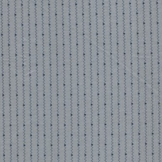 Marcus Fabrics Bountiful Blues licht blauw fijn streepje