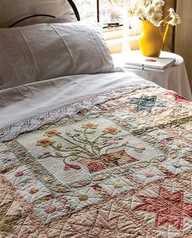 (Gesigneerd!) Susan Smith: Quilts, somewhat in the middle.